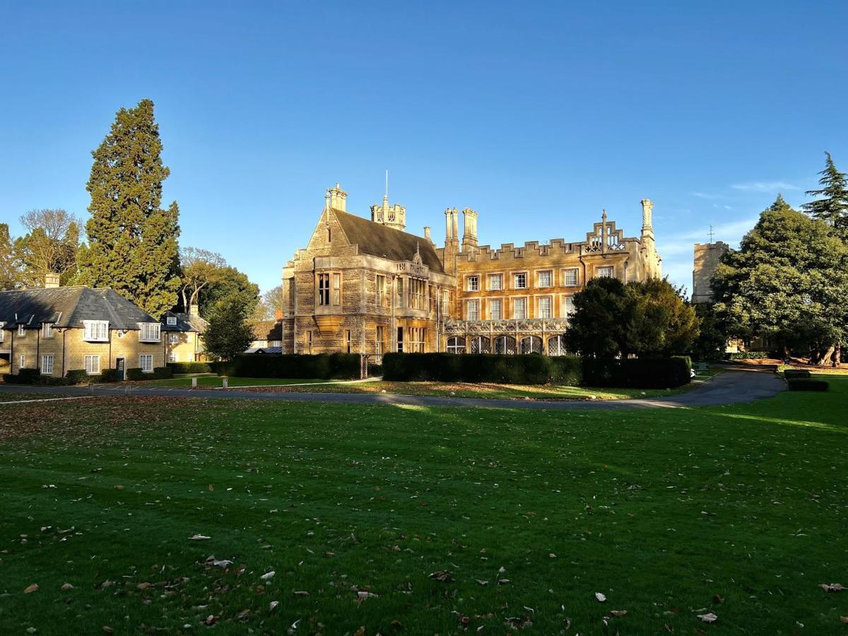 Orton Hall Hotel & Spa ピーターバラ エクステリア 写真